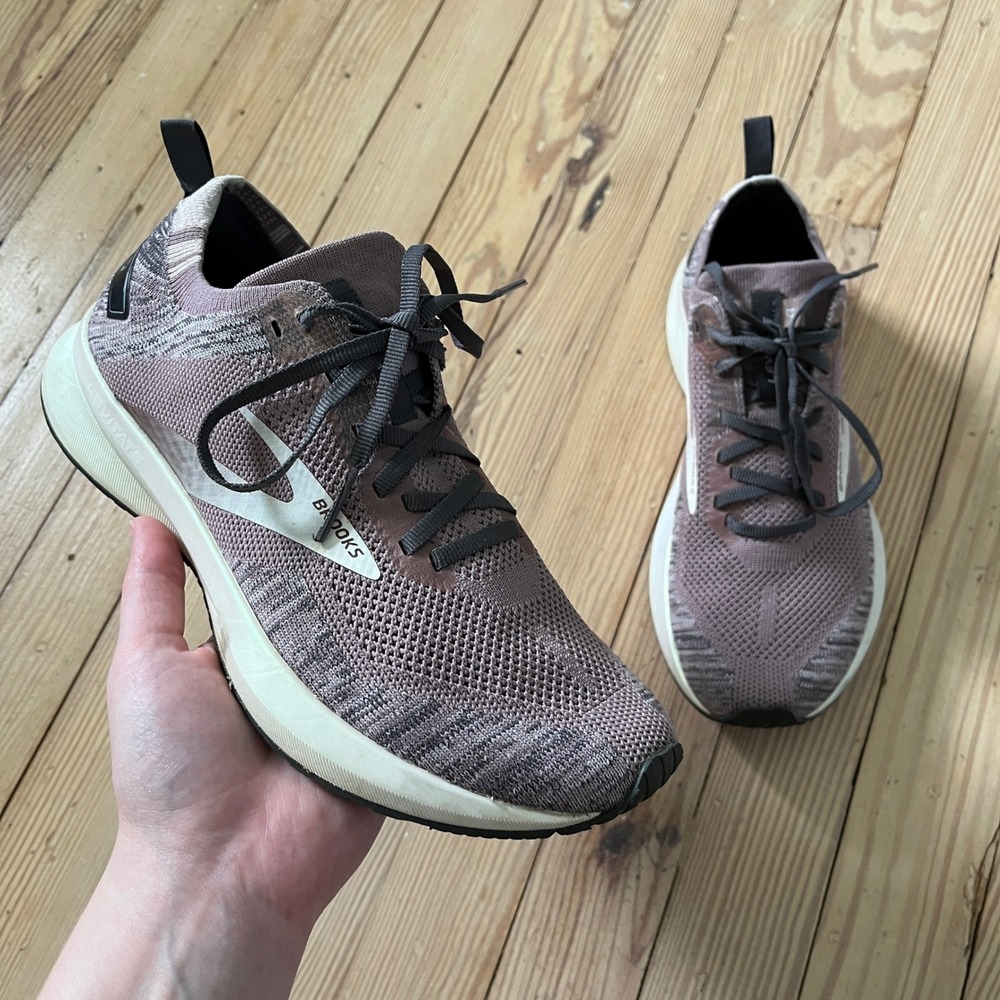 Brooks Levitate 4 Running Shoes Womens 8.5 Mauve DNA AMP Knit Sneakers athletic